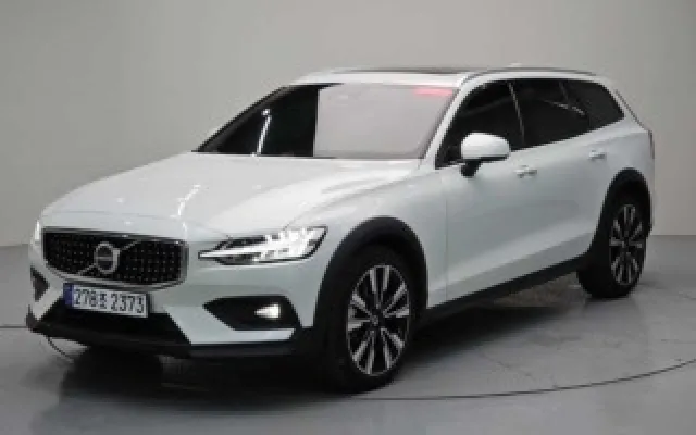 V60 크로스 컨트리 2세대 2.0 B5 울트라 AWD 볼보 2025년 11월 8,665km